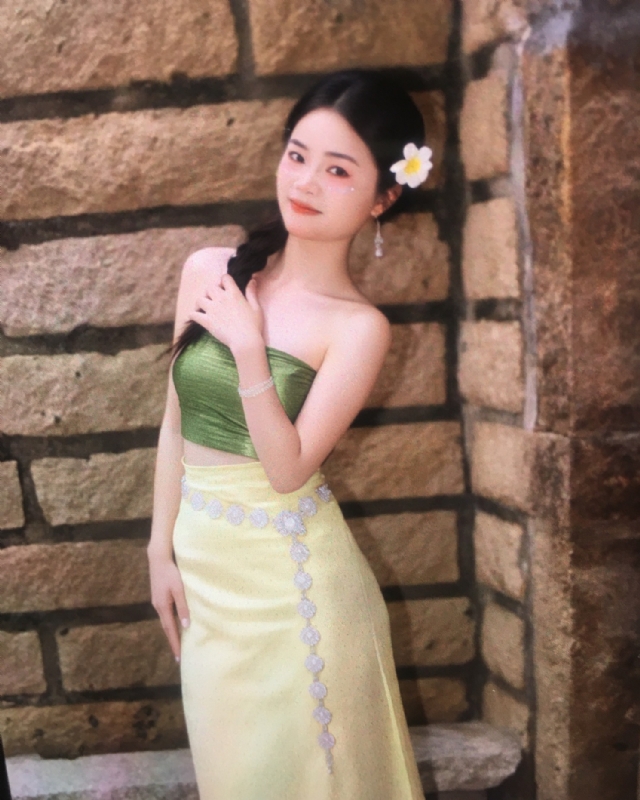 丫头的第六张照片--龙岩闪婚服务中心